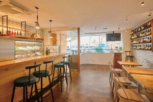 ���M���������C�����[���I�x�l�`�A������uAmici del Vino�i�A�~�[�`�f�����B�[�m�j�v����ʂɃI�[�v���̉摜6