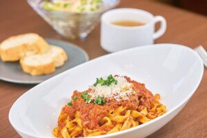 ��F�E�_�Вʂ�ɑ吳���}������J�t�F�u��FMONZEN�J�t�F�v�I�[�v���I�̉摜4