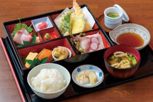 ���B�d���݂̖��������`���f�B�i�[�ŋC�y�Ɂu���͂� �Ђ���؁v�V���c�s�ɃI�[�v���̃��C���摜