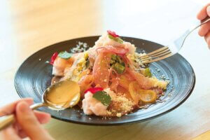 eq̂났ԂɁB}}ɗDJtFucafe TillievsɃI[ṽC摜