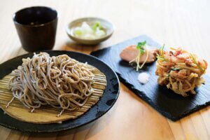 s̓񔪂΂̂XuLkPvRLȐVֈړ]I3̐ΗqĂsbc@VõC摜