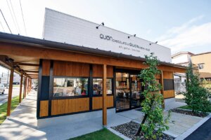 �S���������H�̋x�����B�V���e�n�̐����x�[�J���[�����ł����X�|�b�g�b��z�s�̉摜14