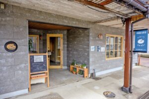 �S���������H�̋x�����B�V���e�n�̐����x�[�J���[�����ł����X�|�b�g�b��z�s�̉摜6