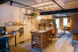 �S���������H�̋x�����B�V���e�n�̐����x�[�J���[�����ł����X�|�b�g�b��z�s�̉摜5