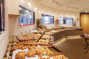 �S���������H�̋x�����B�V���e�n�̐����x�[�J���[�����ł����X�|�b�g�b����O���G���A�̉摜2