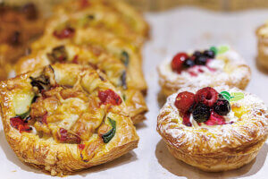 �S���������H�̋x�����B�V���e�n�̐����x�[�J���[�����ł����X�|�b�g�b����O���G���A�̉摜4