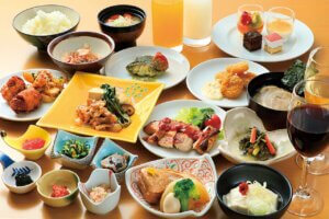 ����ɃI�[���C���N���[�V�u�z�e�����a���u��Ƃ��z�㓒��v�ĉق�h�����N�̈��H�A�݂��؂蕗�C�����p�����I�̉摜4