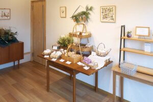 �̂ɗD�����Ă��َq�̂��X���O���s�ɓƗ��I�[�v���I�u�m et �n�v�{�̉ʕ��̃R���t�B�`���[�����]���̉摜4