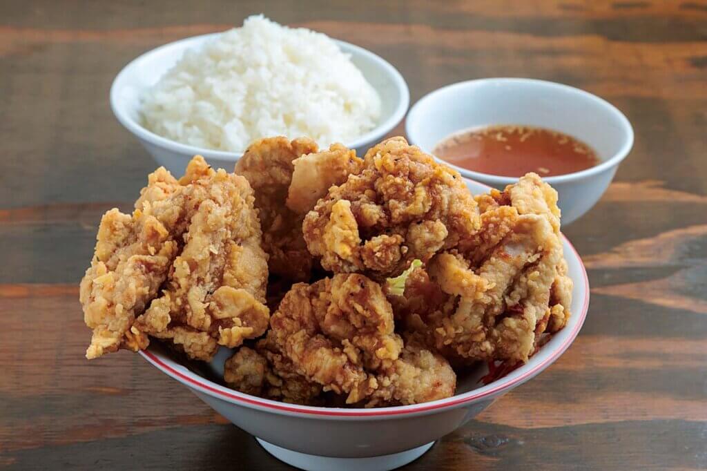 満腹必至の定食がずらり！新発田市に「満腹食堂 メガ豚チョップ