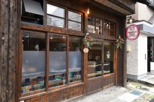 ������E�l������΂ɁuMOMOCO MEAT DINER�v�I�[�v���I���Ѓu�����h�؁~�C�O�r�[���Ŋ��t�I�̉摜2