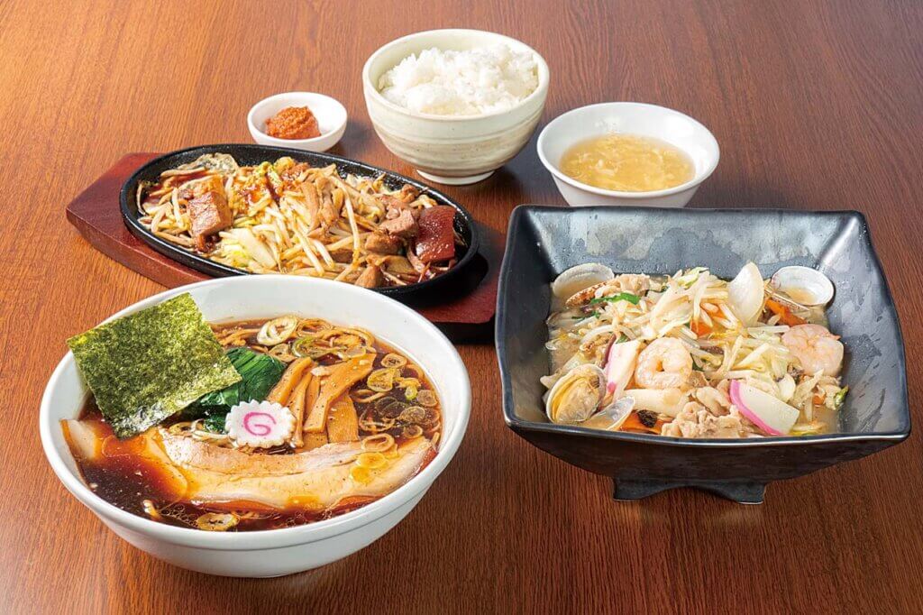 ゆーちゃん様テーブル　2点　飲食店 ラーメン・ちゃんぽん・鉄板焼きが一店舗に！複合施設「三椒／たねや