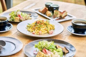 ���s�̃J�t�F���X�g�����uVINTAGE HALL�v�������{�݂Ƀ��j���[�A���I�V���b�v��T�E�i�𕹐݂̃��C���摜