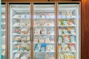 �̂ɗD�������R�H�i�����낤�X�[�p�[���J�t�F�uSun San�v�����揗�r�ɒa���I�J�t�F�����݂̉摜5