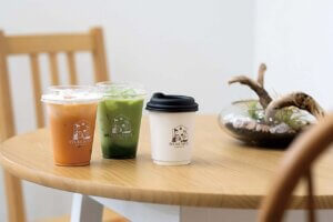 ��z�s�ɒ��ÃJ�����̔��X���J�t�F�u����݂̂����v�I�[�v���I�h�����N��ʂ��ă^�C�̕����▣�͂����M�̉摜3