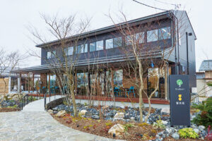 �����̖��������I�K�ꂽ��}�X�g�ŃI�[�_�[�������A�V���J�t�F�́g�Ŕ��j���[�h �X�C�[�c�҂̉摜22