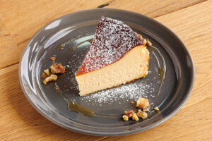 �����̖��������I�K�ꂽ��}�X�g�ŃI�[�_�[�������A�V���J�t�F�́g�Ŕ��j���[�h �X�C�[�c�҂̉摜3