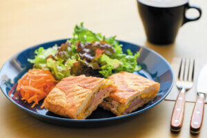 �����̖��������I�K�ꂽ��}�X�g�ŃI�[�_�[�������A�V���J�t�F�́g�Ŕ��j���[�h �����`�҂̉摜42