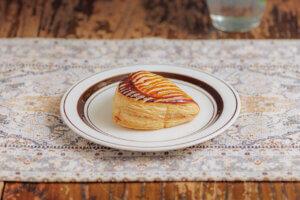 �����̖��������I�K�ꂽ��}�X�g�ŃI�[�_�[�������A�V���J�t�F�́g�Ŕ��j���[�h �X�C�[�c�҂̉摜23