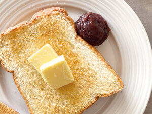 �����̖��������I�K�ꂽ��}�X�g�ŃI�[�_�[�������A�V���J�t�F�́g�Ŕ��j���[�h �X�C�[�c�҂̉摜38